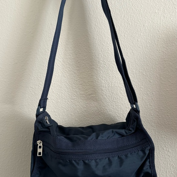 Hillard & Hanson Silver Hardware Navy Blue Adjustable Strap Purse - Picture 10 of 10